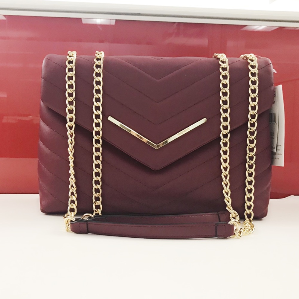 NINE WEST CLARET GOLD CHAIN/LEATHER STRAP … - Picture 2 of 7
